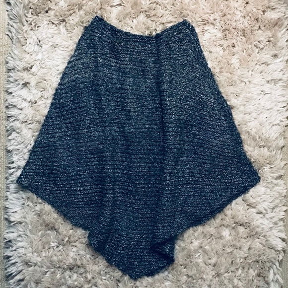 Echo | Cozy Knit Sweater Poncho Shawl - Picture 5 of 9